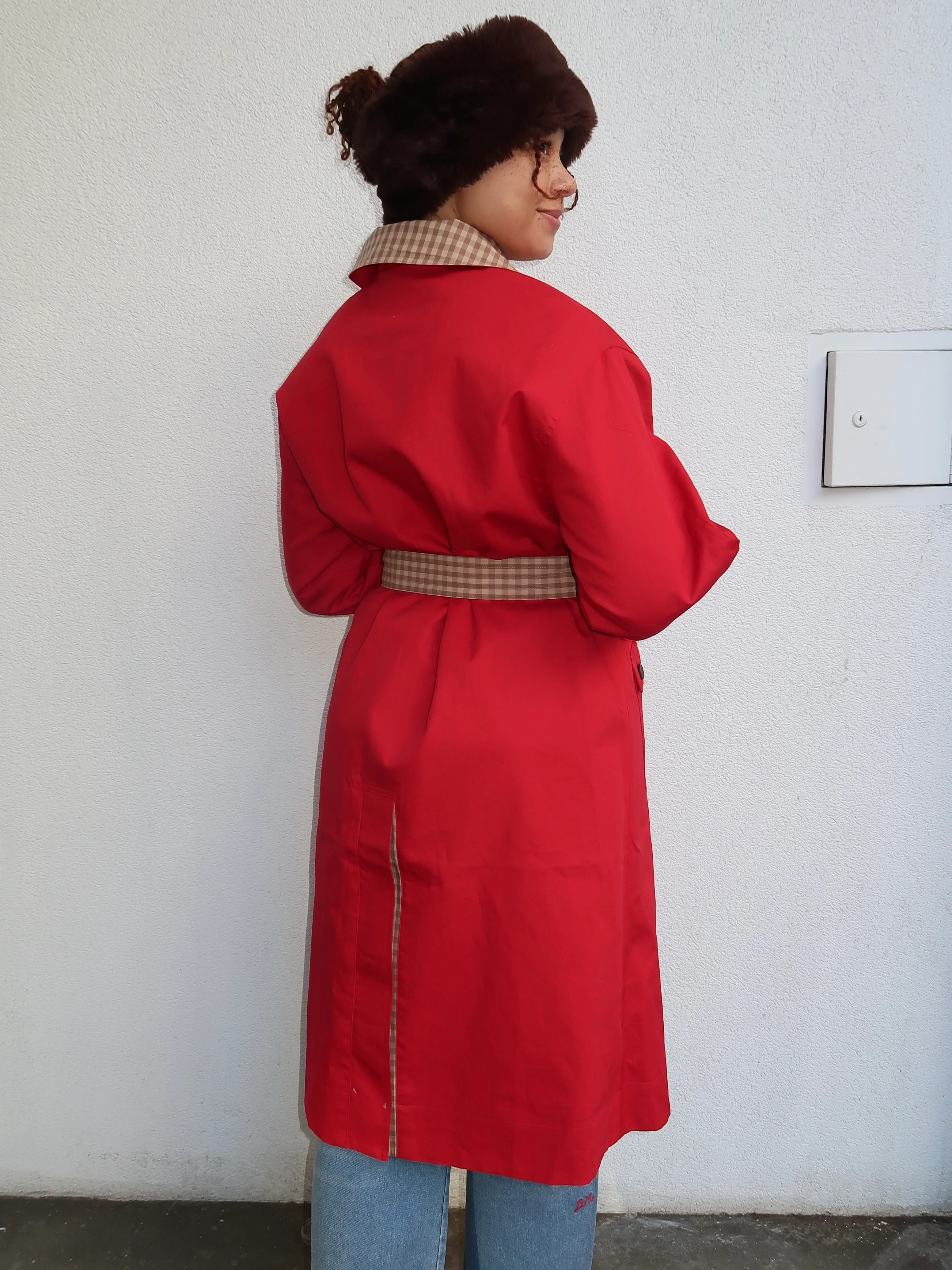 Anja Reversible Honey Trench in Tan/Red - Image 4