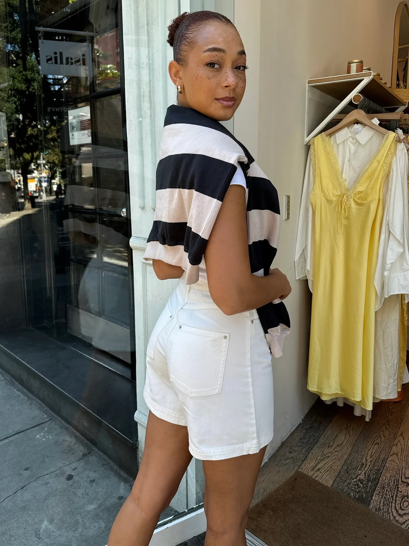 Brody Short in Vintage White - Image 5
