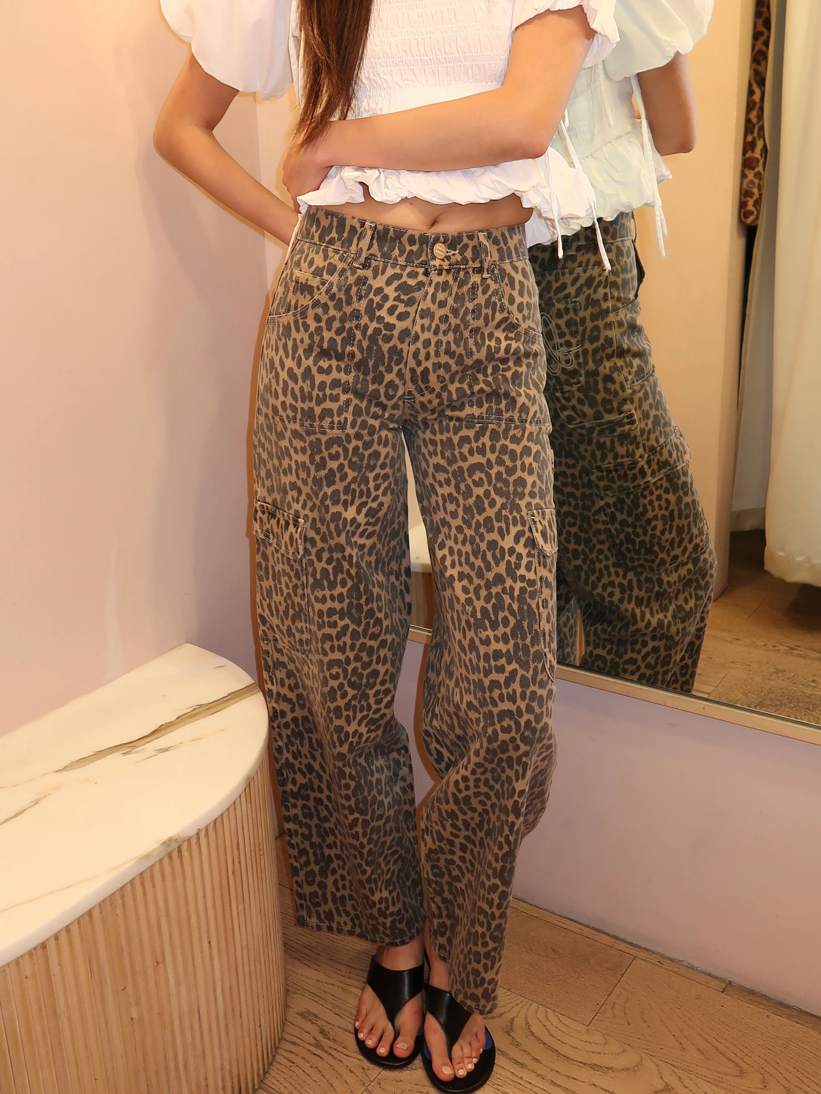 Cargo Jeans in Leopard - Image 4