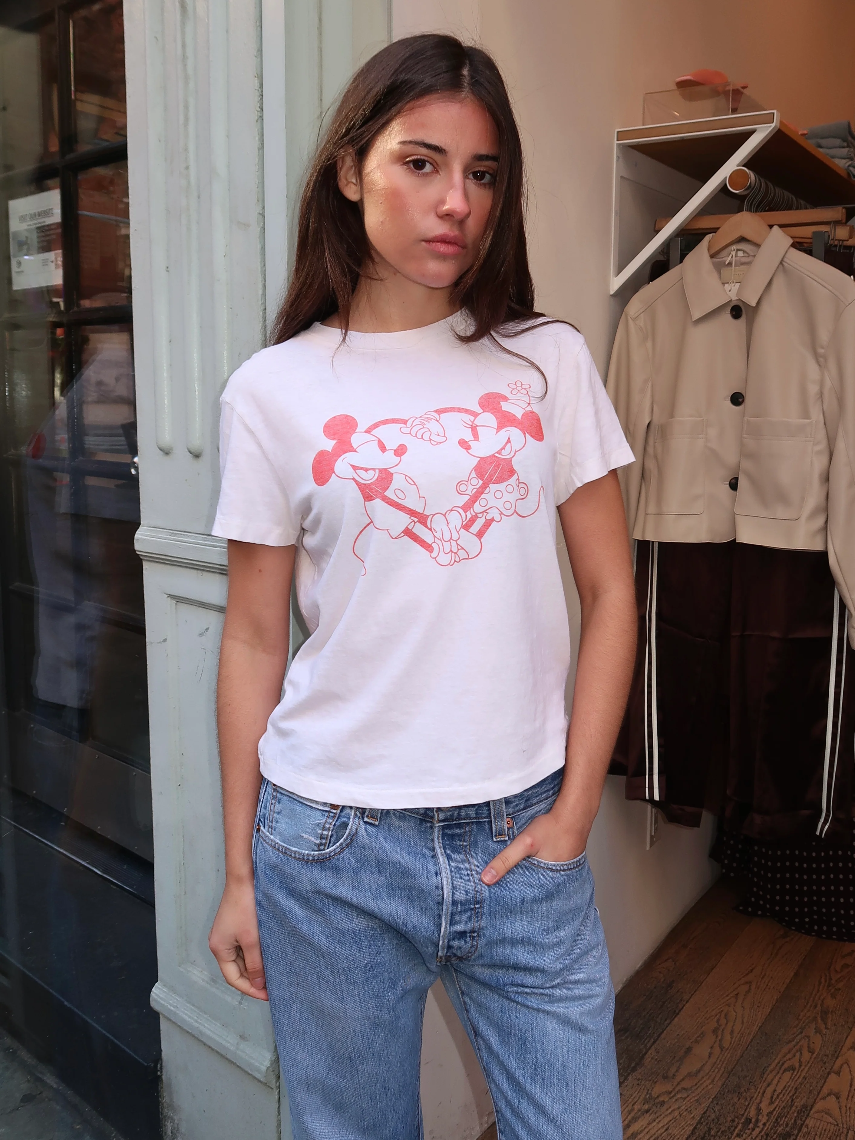 Classic Tee Disney Heart Hands in Vintage White