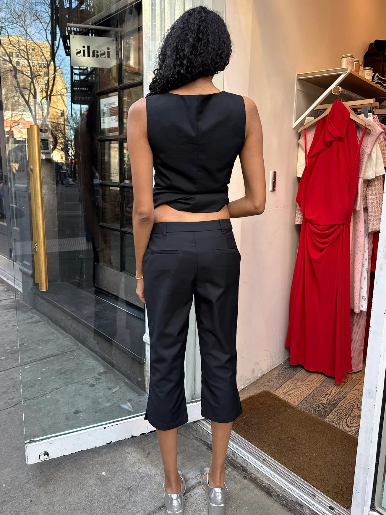 Cruz Capri in Black - Image 3