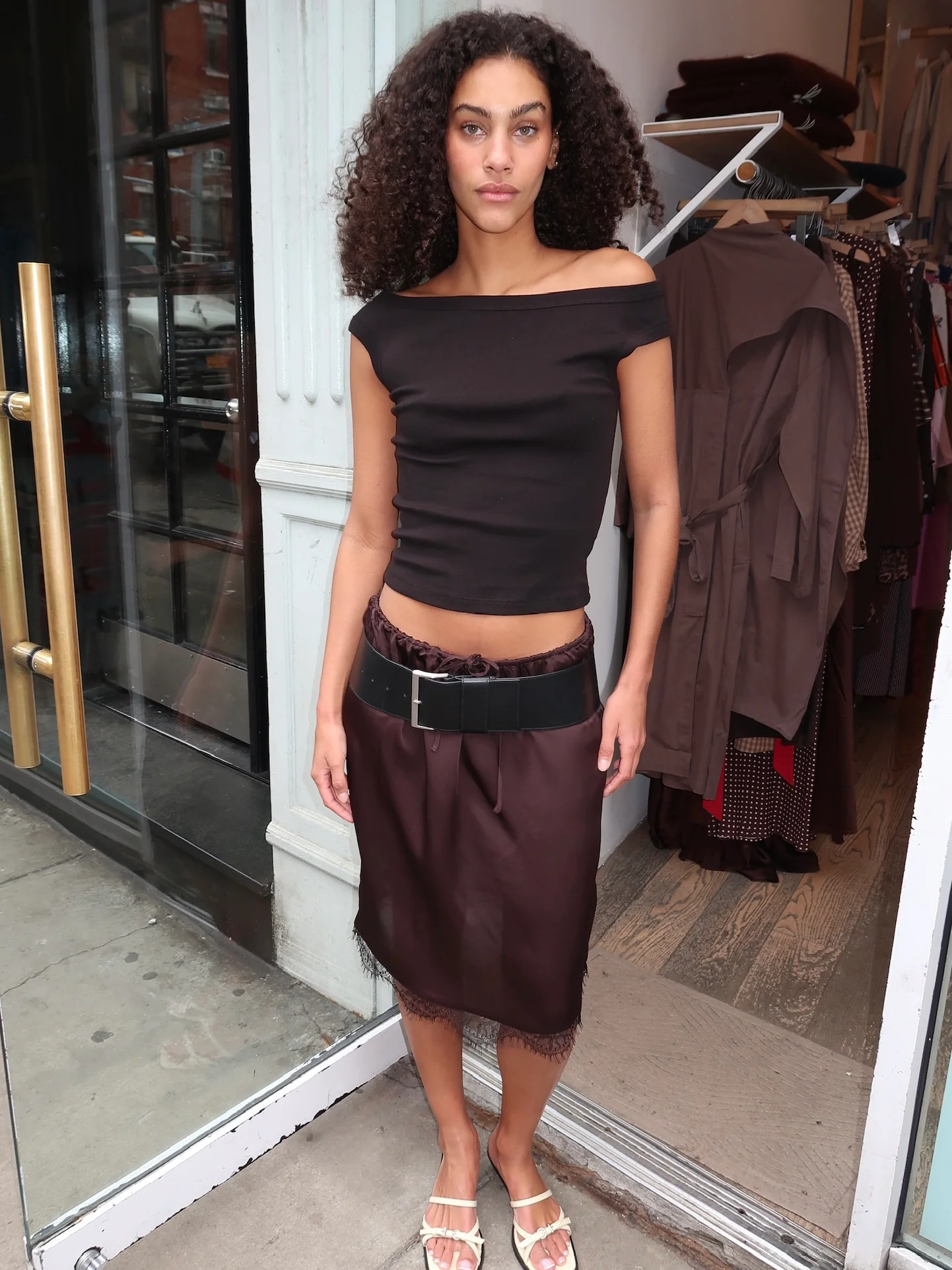 Fine Lace Skirt in Bark - Image 4