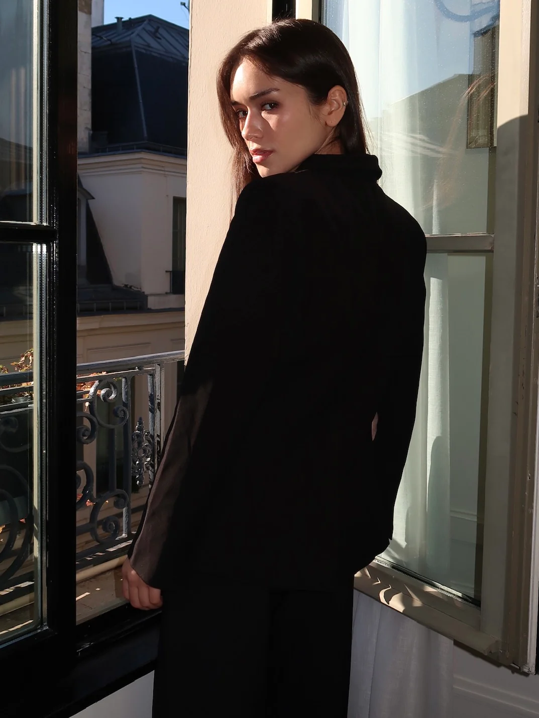 Garcelle Fitted Waist Jacket in Black - Image 3