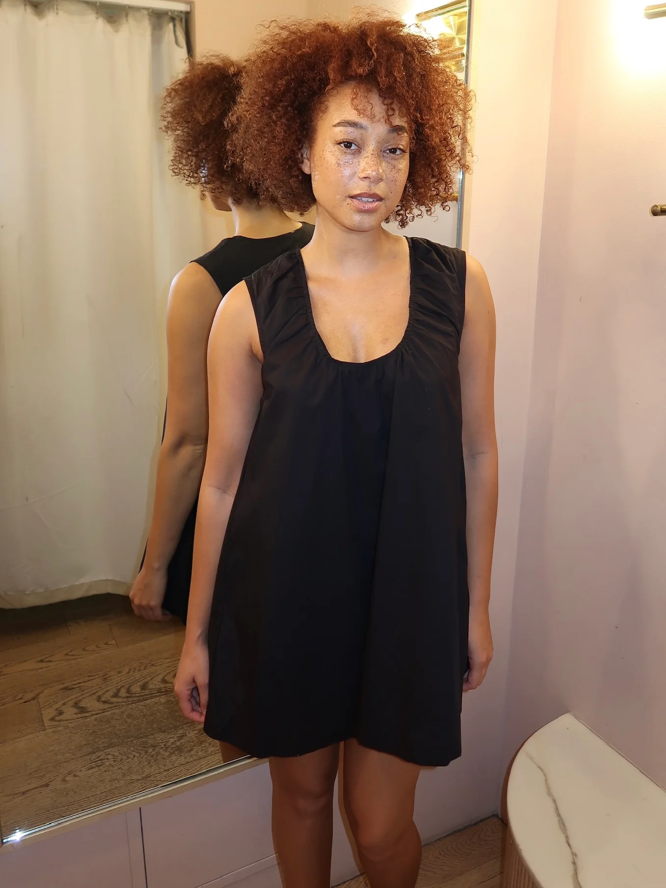 Gesa Shift Mini Dress in Black - Image 4
