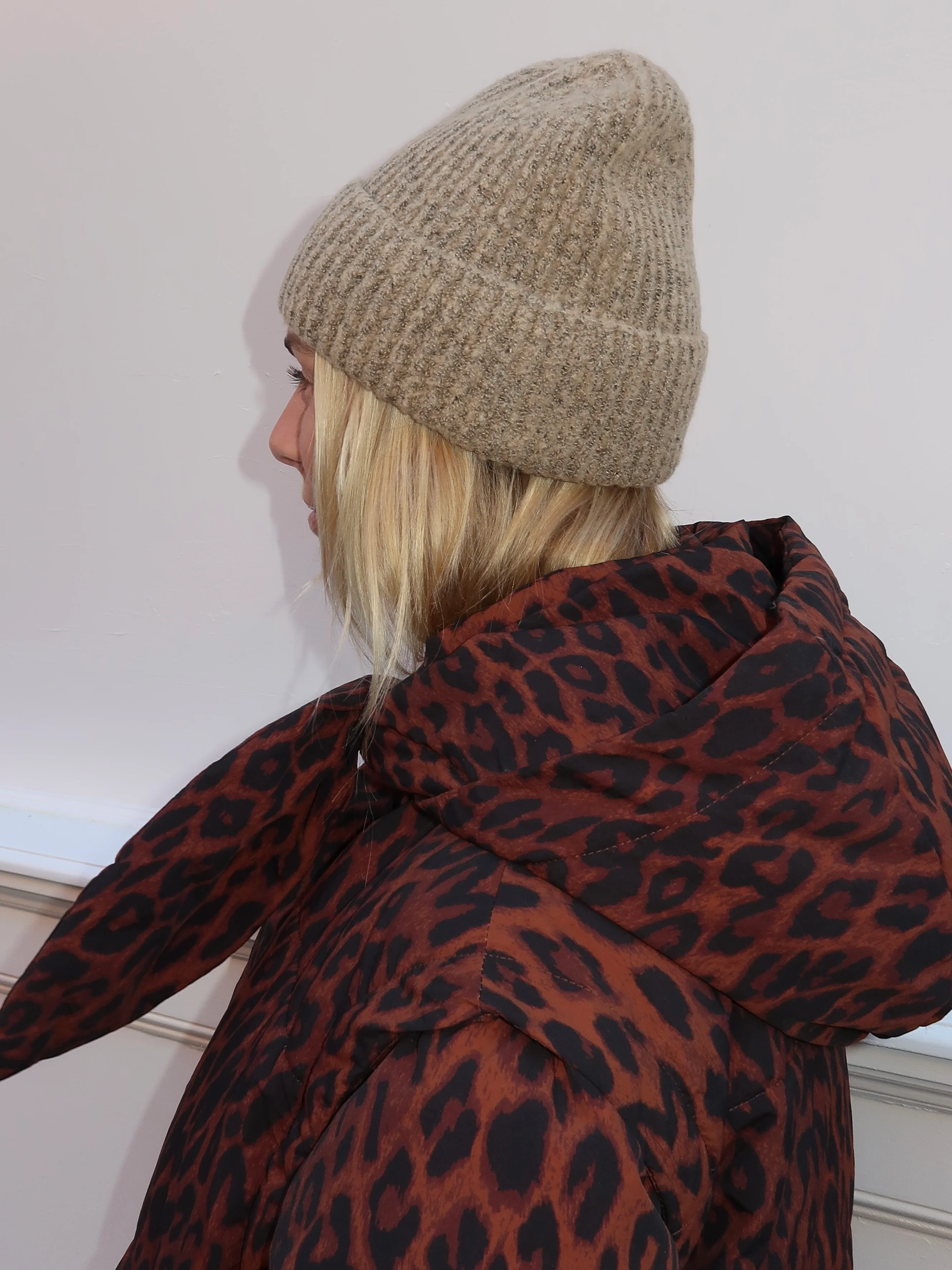 Isalis Arctic Beanie in Beige