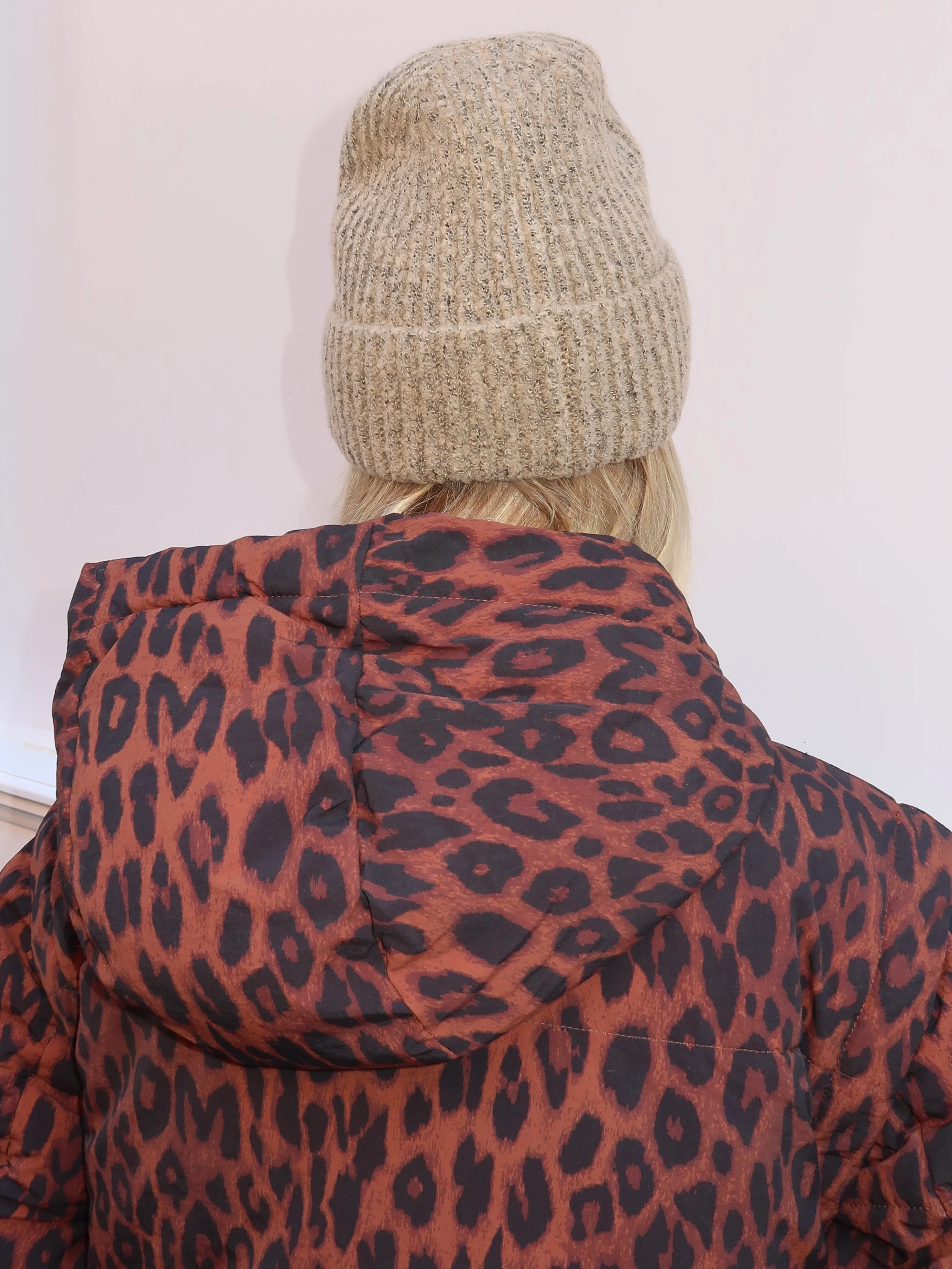 Isalis Arctic Beanie in Beige - Image 2