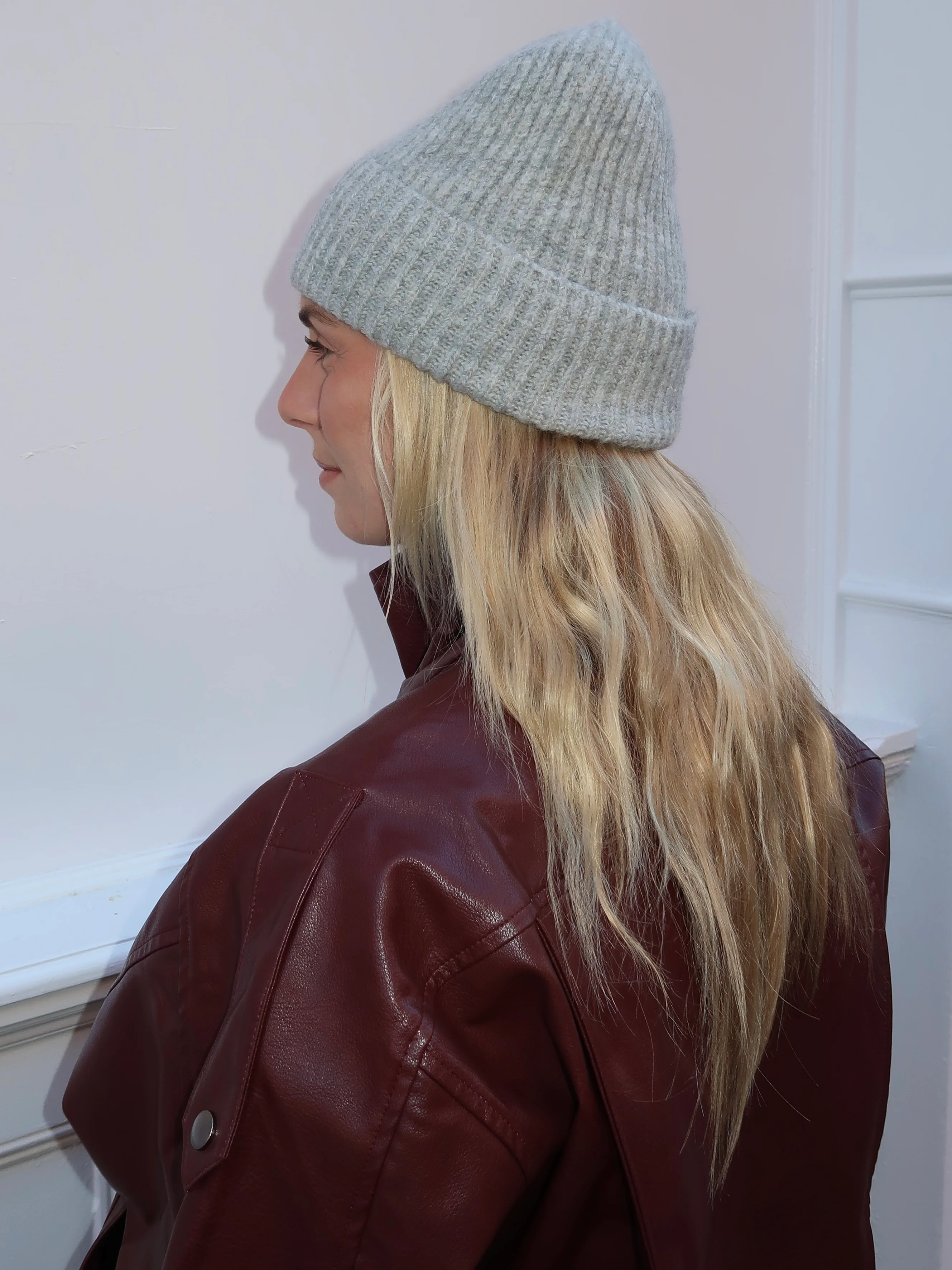 Isalis Arctic Beanie in Light Grey