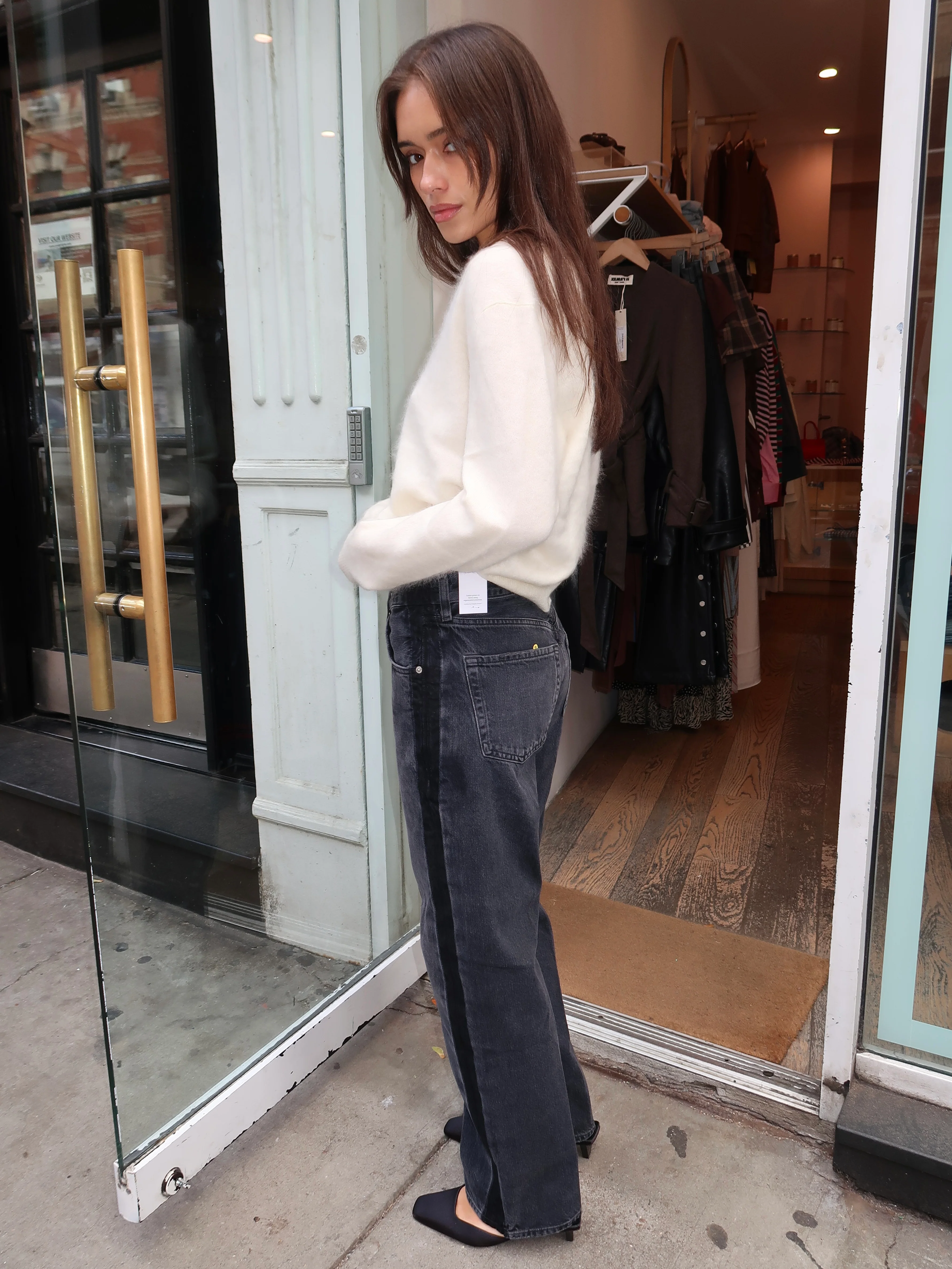 Lindz Easy Straight w/ Tuxedo Stripe in Kuro - Image 2