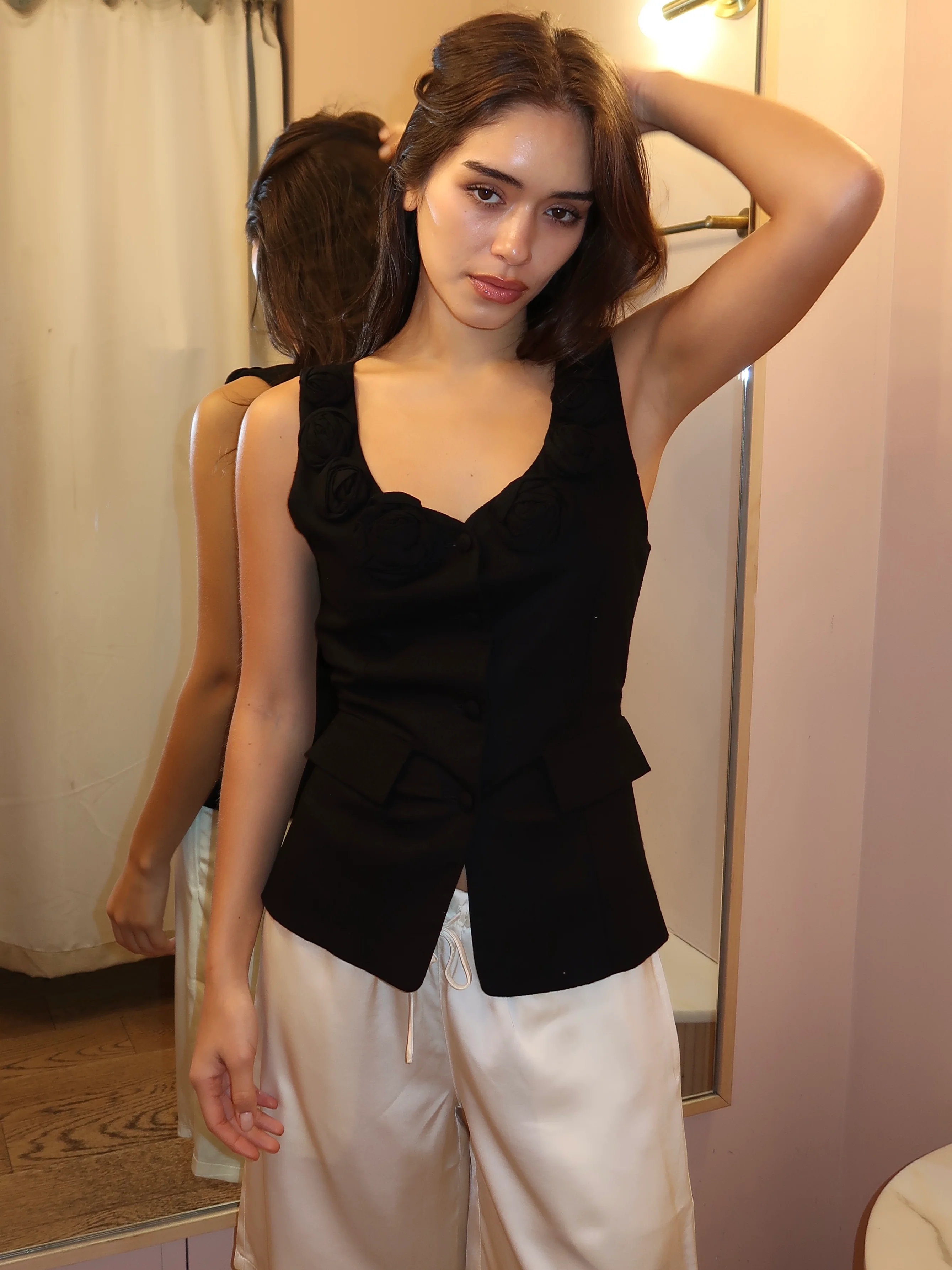 Loire Linen Top in Black - Image 4