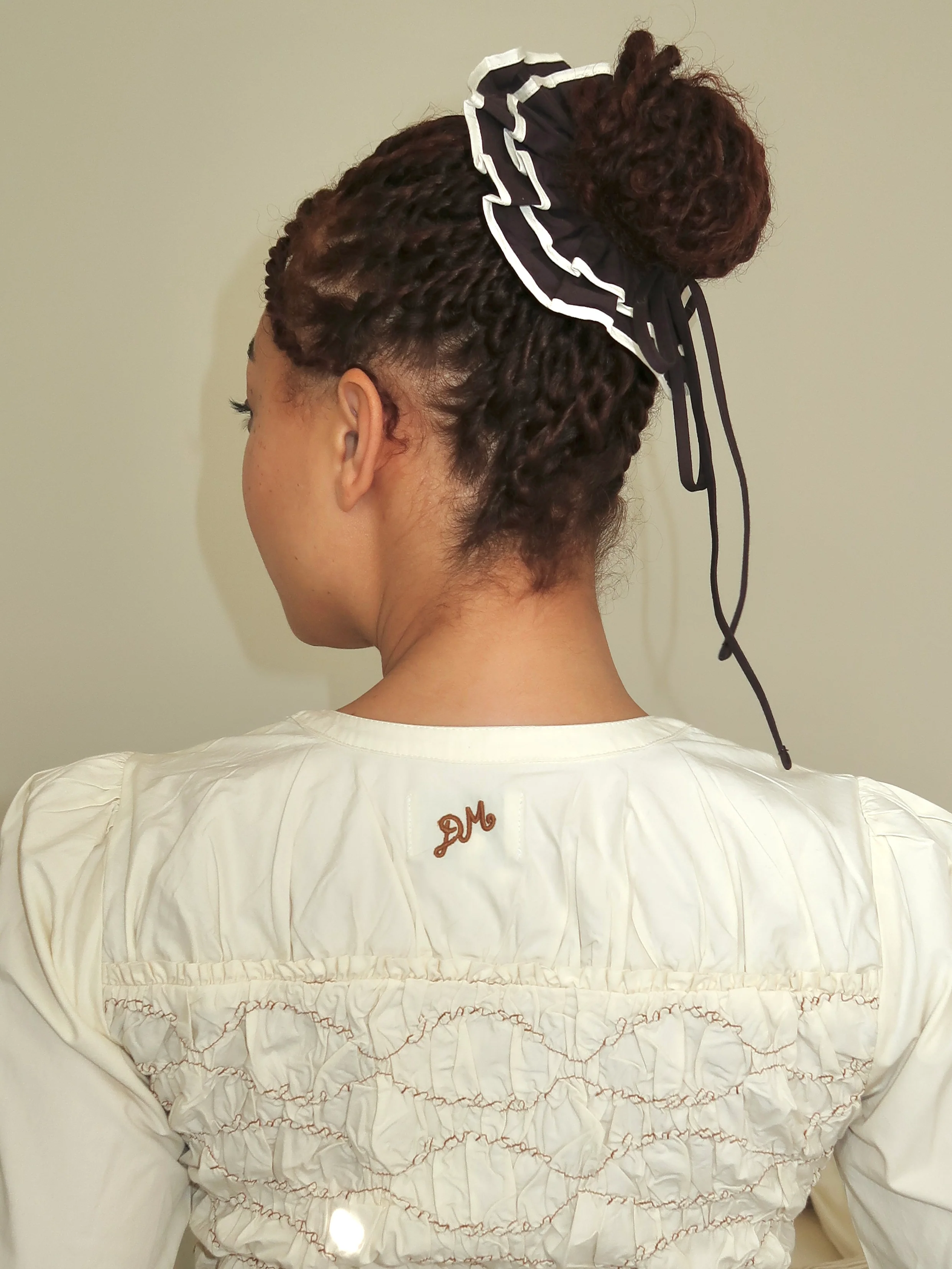 Piping Tie Scrunchie in Black/Butter - Image 2