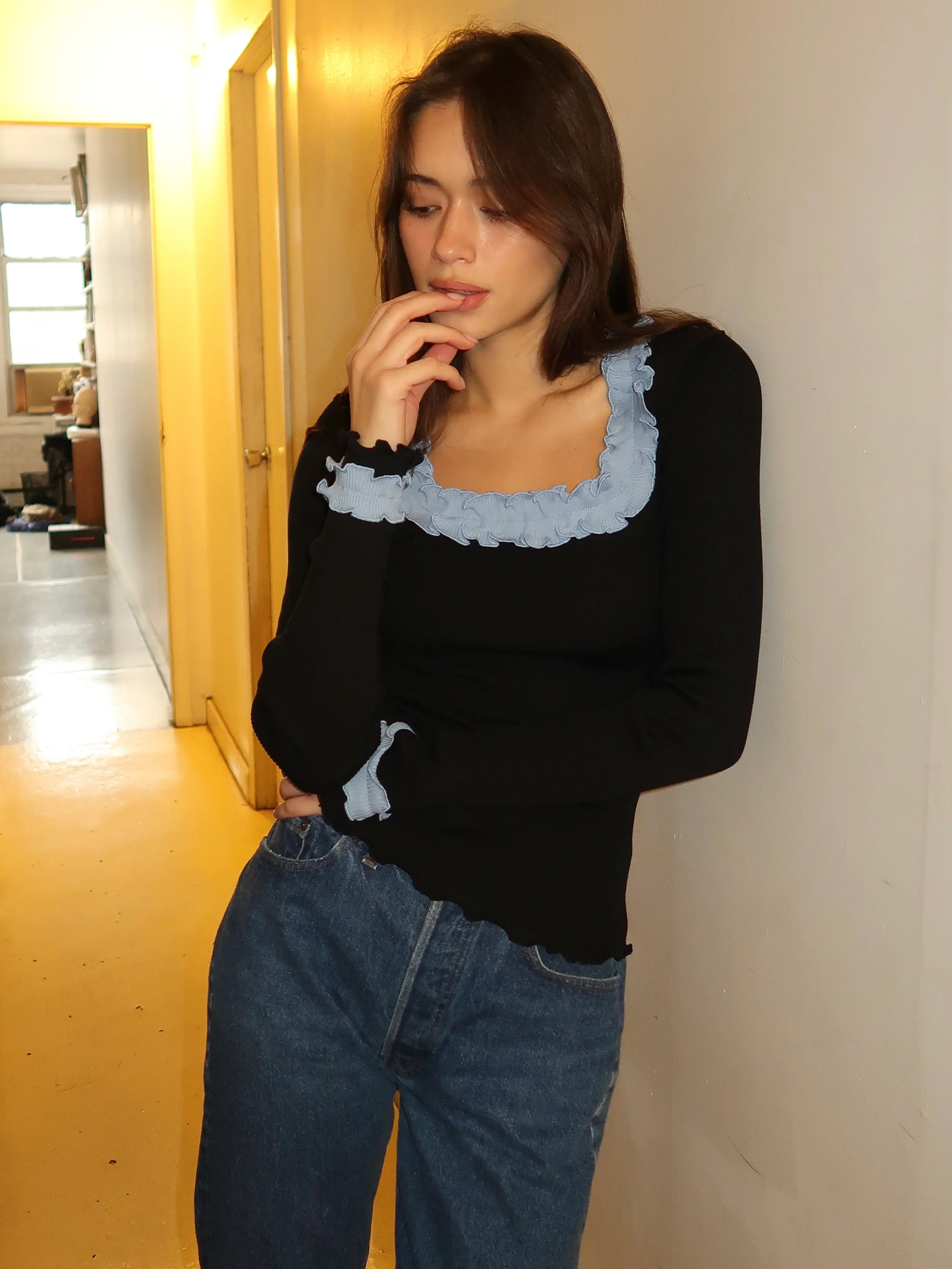Rosie Seamless Top in Black/Blue - Image 4