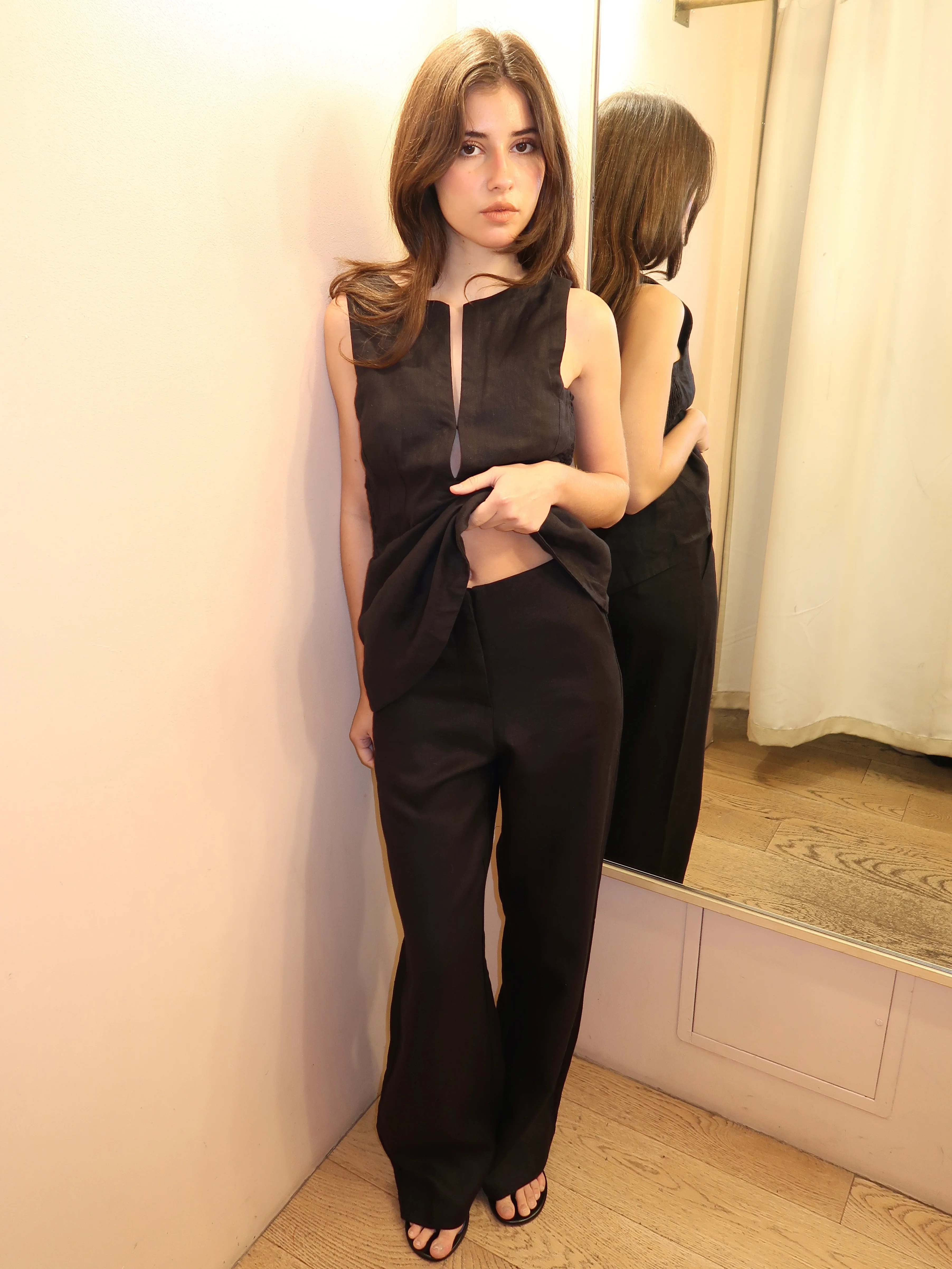 Sanne Pant in Black - Image 4