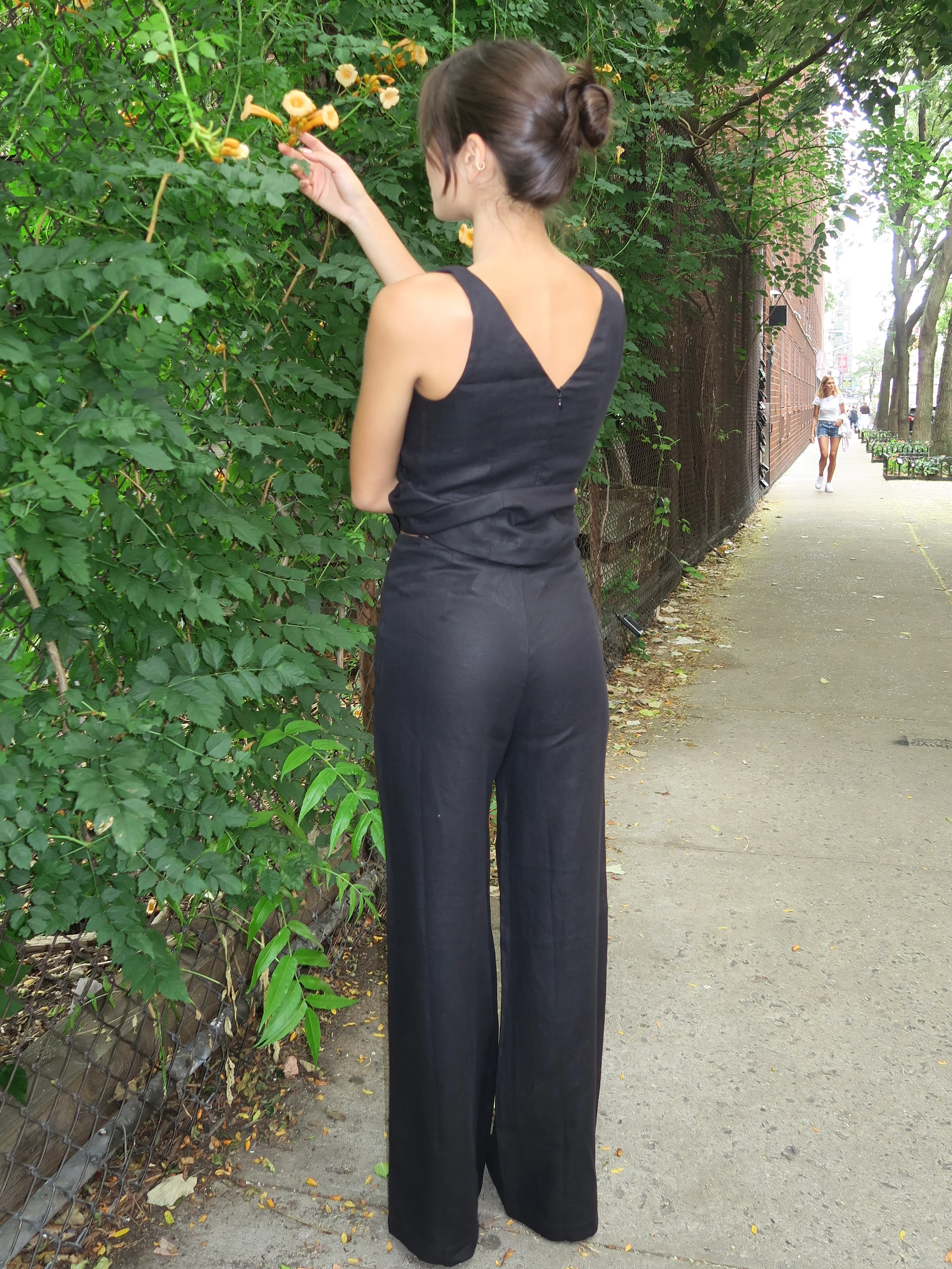 Syna Pant in Black - Image 3