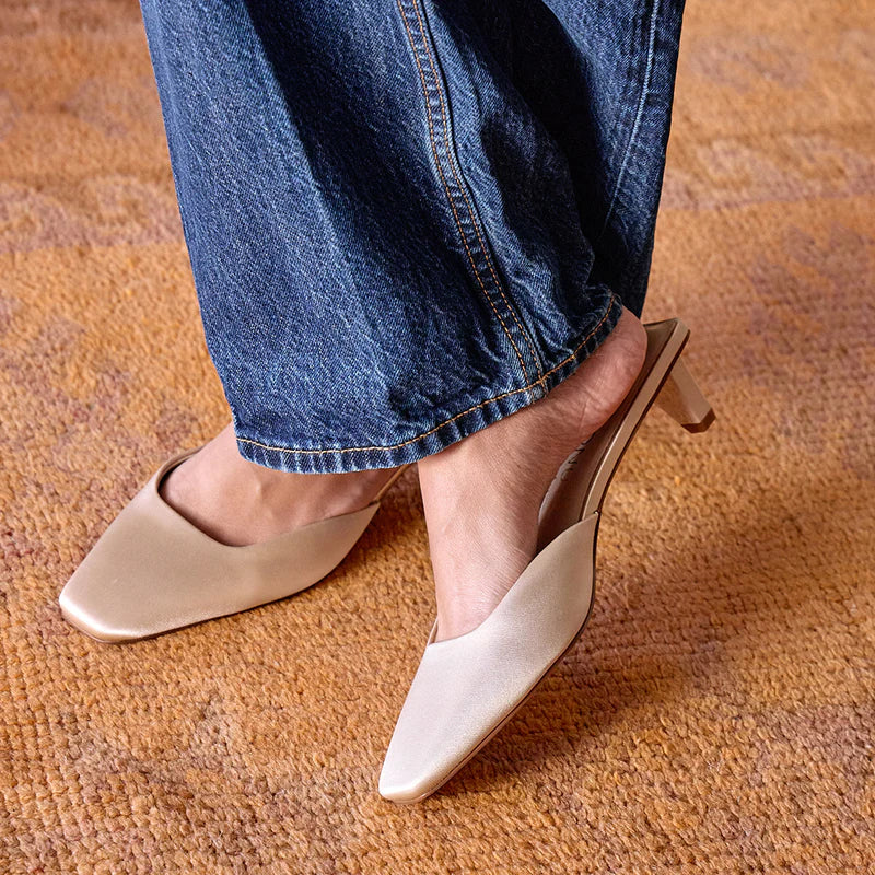 Tegan Heel in Champagne - Image 2