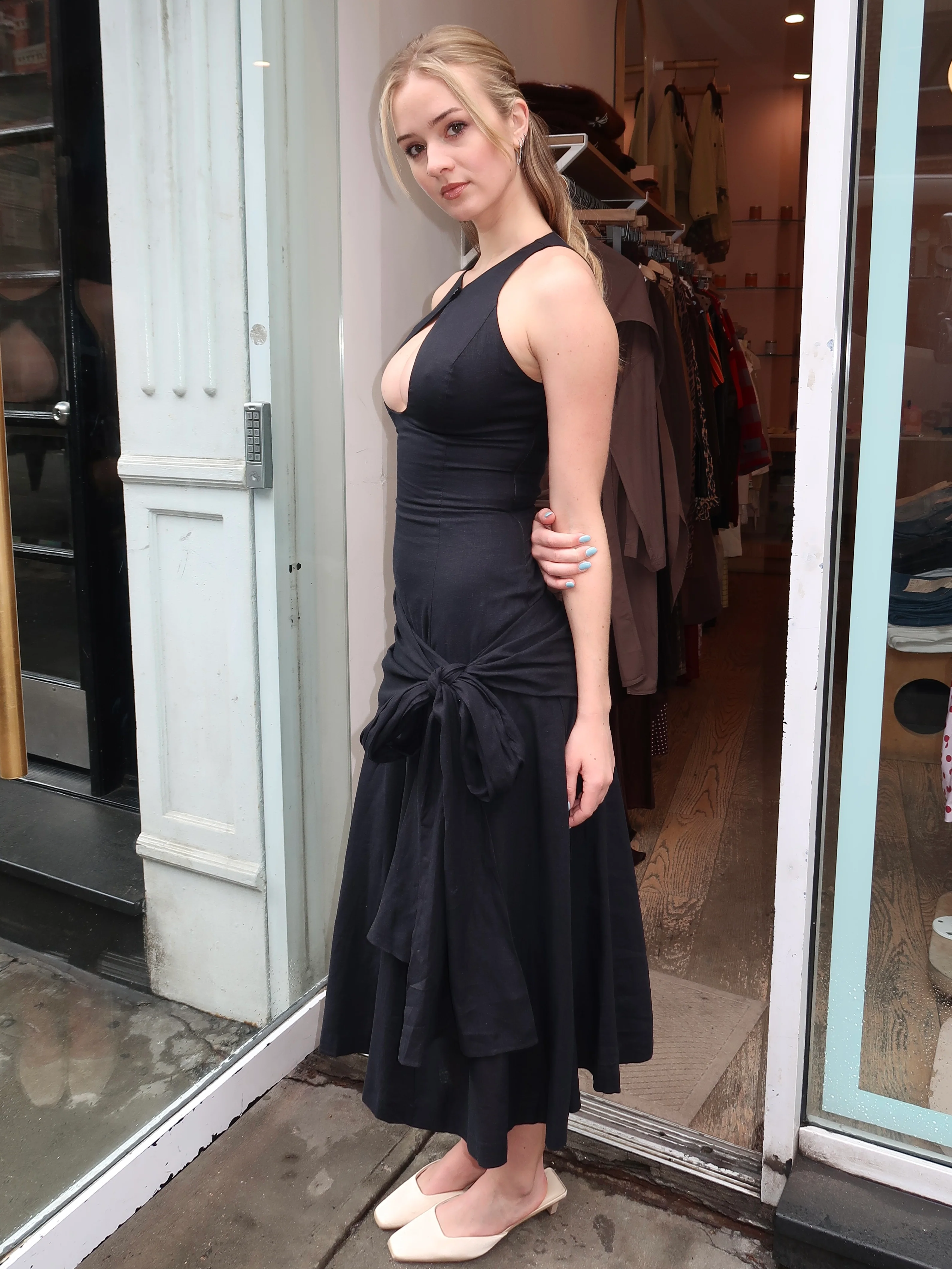 Victoire Dress in Black - Image 4